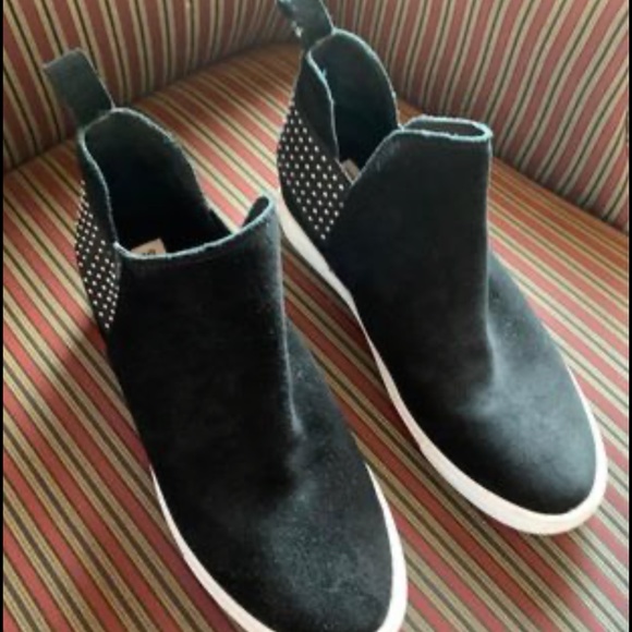 Steve Madden Sneakers - Picture 2 of 2